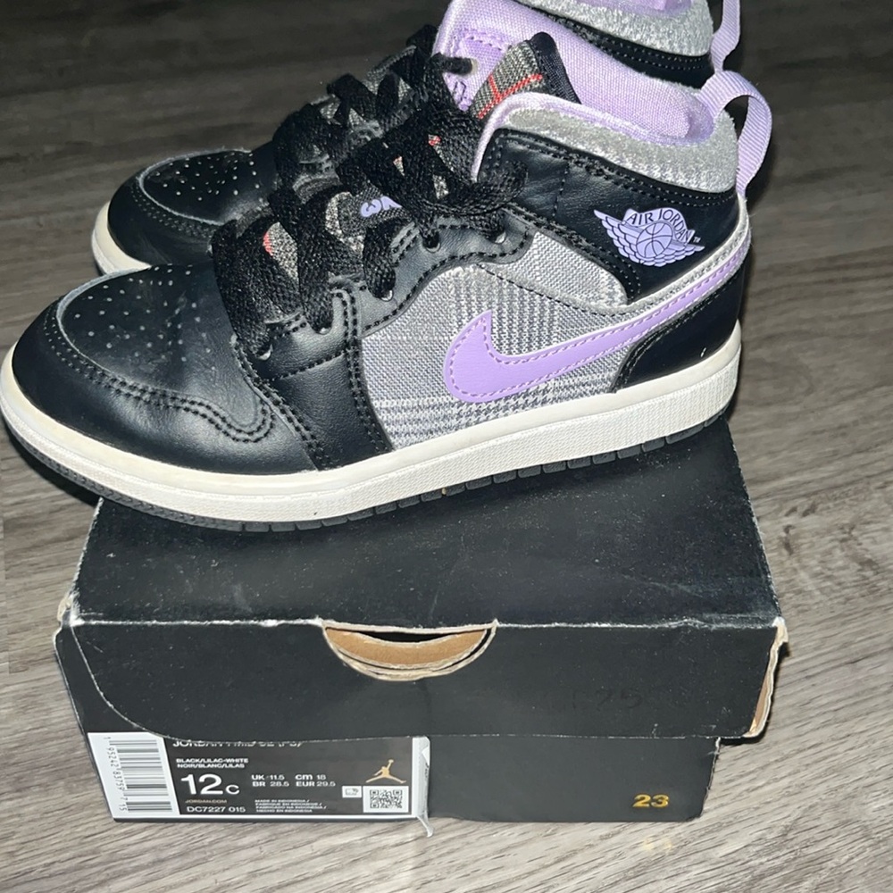Jordan 1 Mid
